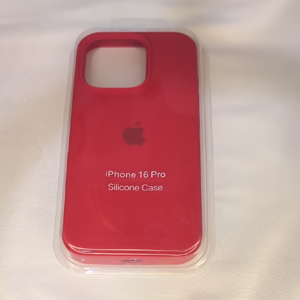 Apple iPhone 16 Pro Silicone Case - Vibrant Red